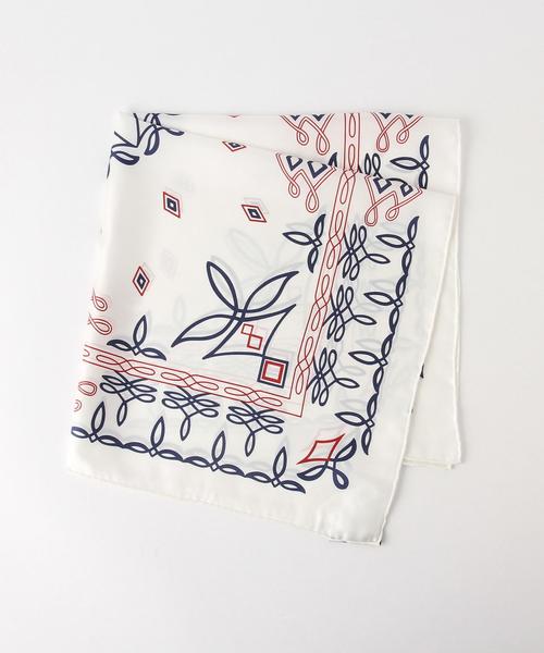 BEAUTY&YOUTH UNITED ARROWS（ビューティーアンドユースユナイテッドアローズ）の「BY manipuri シルクスカーフ◆（バンダナ/スカーフ・レディース・ホワイト/ベージュ/ネイビー・FREE）」の2枚目の写真