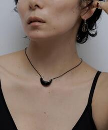 SMELLY | SMELLY so’ onyx crescent necklace(ネックレス)