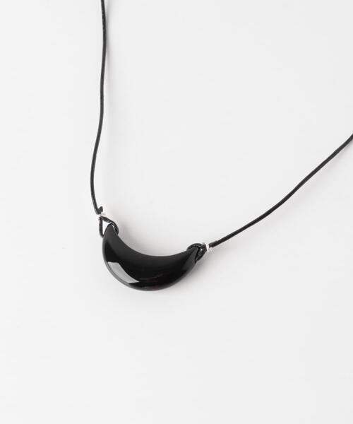 SMELLY(スメリー)の「SMELLY so’ onyx crescent necklace(ネックレス・レディース・ブラック・-)」の7枚目の写真
