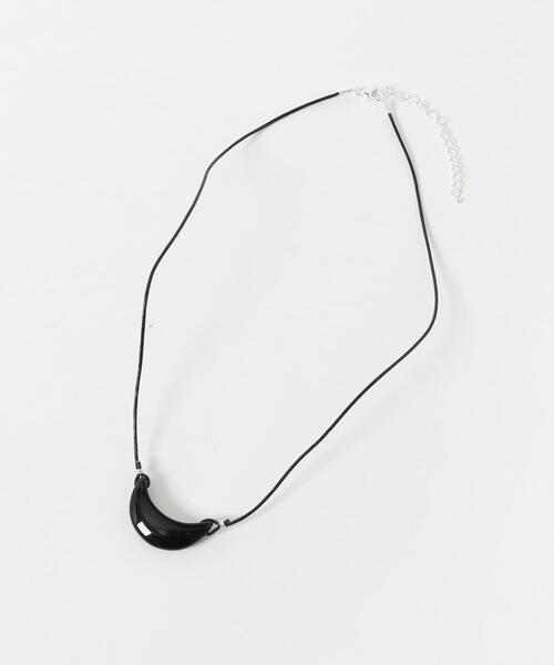SMELLY(スメリー)の「SMELLY so’ onyx crescent necklace(ネックレス・レディース・ブラック・-)」の9枚目の写真