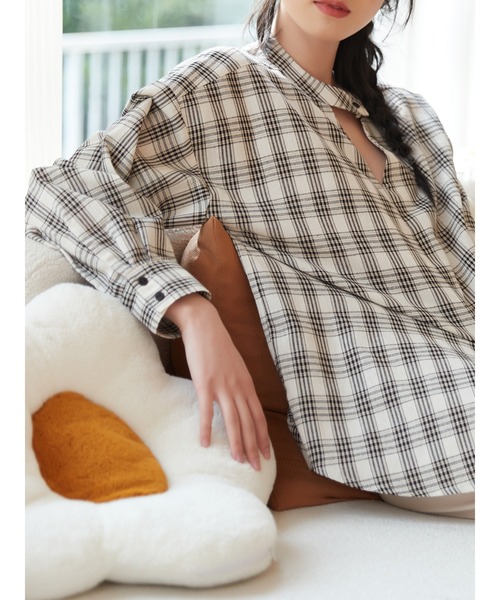 Sew loop(ソーループ)の「チョーカーネックセンタースリットチェック長袖ブラウス(シャツ/ブラウス・レディース・ブラック/ホワイト・FREE)」の10枚目の写真