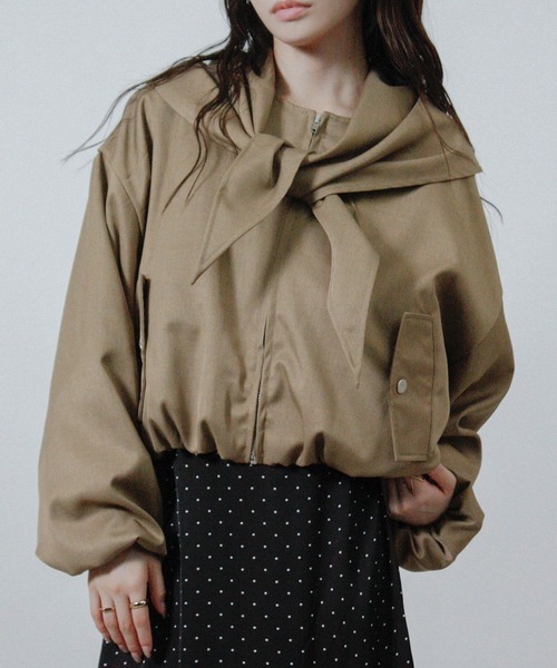 Social GIRL(ソーシャルガール)の「【セット商品】スカーフ付き ノーカラーブルゾン(ブルゾン・レディース・ブラック/ベージュ/ブラウン・M)」の1枚目の写真