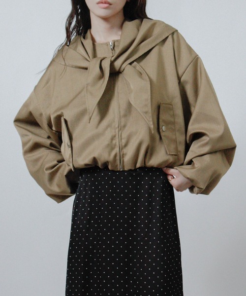 Social GIRL(ソーシャルガール)の「【セット商品】スカーフ付き ノーカラーブルゾン(ブルゾン・レディース・ブラック/ベージュ/ブラウン・M)」の5枚目の写真
