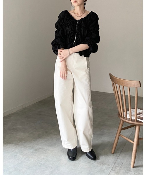 She's Closet(シーズクローゼット)の「2WAY オフショルダー 長袖 パフスリーブ クシュクシュシャーリングブラウス(シャツ/ブラウス・レディース・ブラック/ブラウン/アイボリー/テラコッタ・FREE)」の10枚目の写真