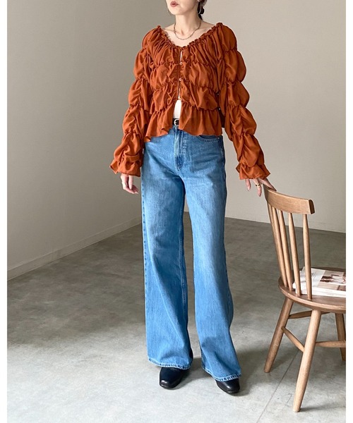 She's Closet(シーズクローゼット)の「2WAY オフショルダー 長袖 パフスリーブ クシュクシュシャーリングブラウス(シャツ/ブラウス・レディース・ブラック/ブラウン/アイボリー/テラコッタ・FREE)」の13枚目の写真
