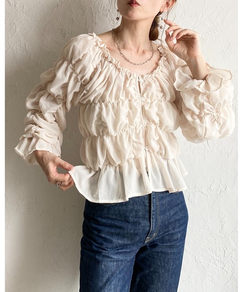 She's Closet(シーズクローゼット)の「2WAY オフショルダー 長袖 パフスリーブ クシュクシュシャーリングブラウス(シャツ/ブラウス・レディース・ブラック/ブラウン/アイボリー/テラコッタ・FREE)」の7枚目の写真