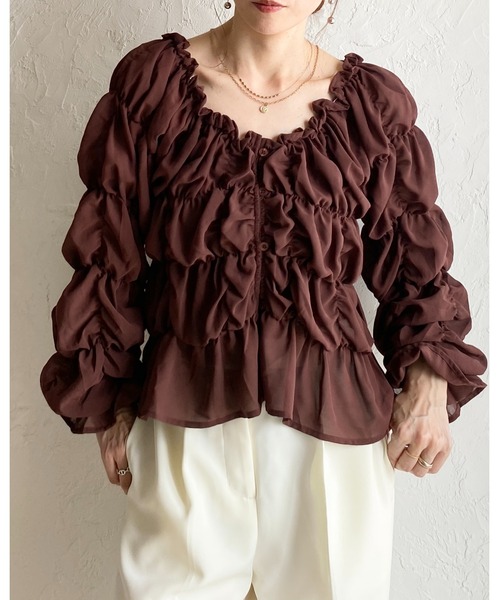 She's Closet(シーズクローゼット)の「2WAY オフショルダー 長袖 パフスリーブ クシュクシュシャーリングブラウス(シャツ/ブラウス・レディース・ブラック/ブラウン/アイボリー/テラコッタ・FREE)」の17枚目の写真