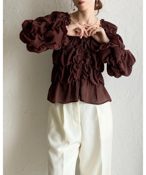 She's Closet(シーズクローゼット)の「2WAY オフショルダー 長袖 パフスリーブ クシュクシュシャーリングブラウス(シャツ/ブラウス・レディース・ブラック/ブラウン/アイボリー/テラコッタ・FREE)」の18枚目の写真
