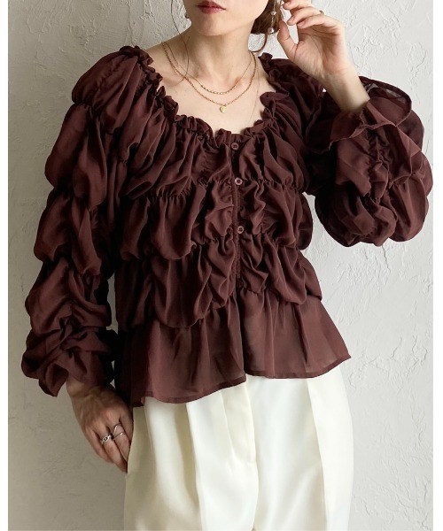 She's Closet(シーズクローゼット)の「2WAY オフショルダー 長袖 パフスリーブ クシュクシュシャーリングブラウス(シャツ/ブラウス・レディース・ブラック/ブラウン/アイボリー/テラコッタ・FREE)」の19枚目の写真