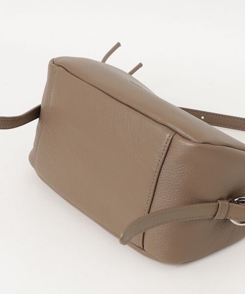 Beau're（ヴュレ）の「【BEAURE/ビュレ】カウレザー ミニロール ショルダーバッグ B-26326（ショルダーバッグ・レディース・ベージュ/ワイン/ブラウン/ブラック・FREE）」の21枚目の写真