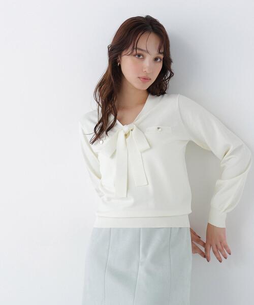 NATURAL BEAUTY BASIC(ナチュラルビューティーベーシック)の「天竺ボウタイニット(ニット/セーター・レディース・ブルー/ネイビー/オフホワイト・FREE)」の1枚目の写真