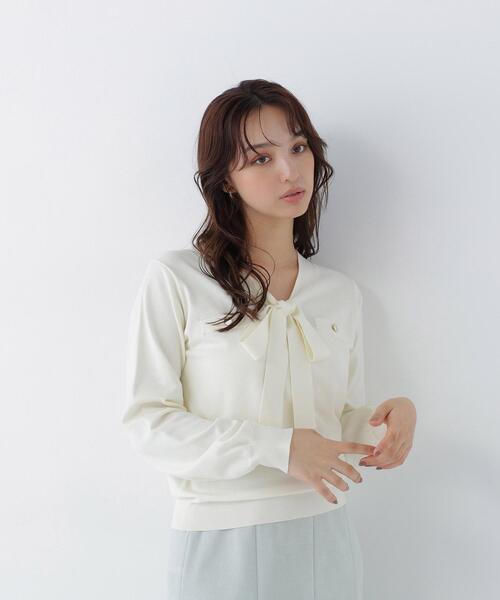 NATURAL BEAUTY BASIC(ナチュラルビューティーベーシック)の「天竺ボウタイニット(ニット/セーター・レディース・ブルー/ネイビー/オフホワイト・FREE)」の7枚目の写真