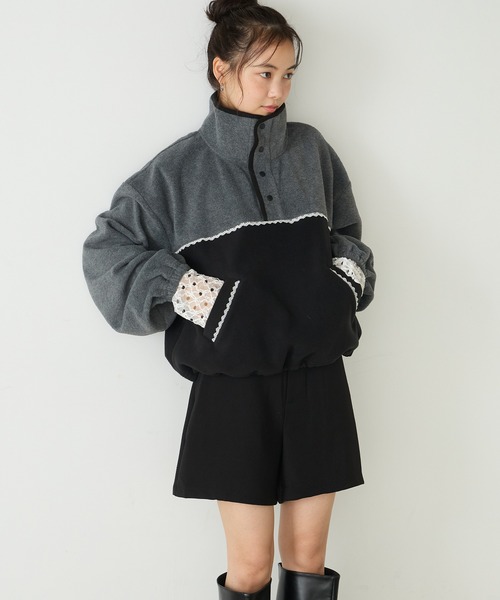 forksy.(フォルクシー)の「【forksy.】配色レース フリース アノラックプルオーバー(スウェット・レディース・グレー/ブラック系/アイボリー/ライトブルー・FREE)」の1枚目の写真