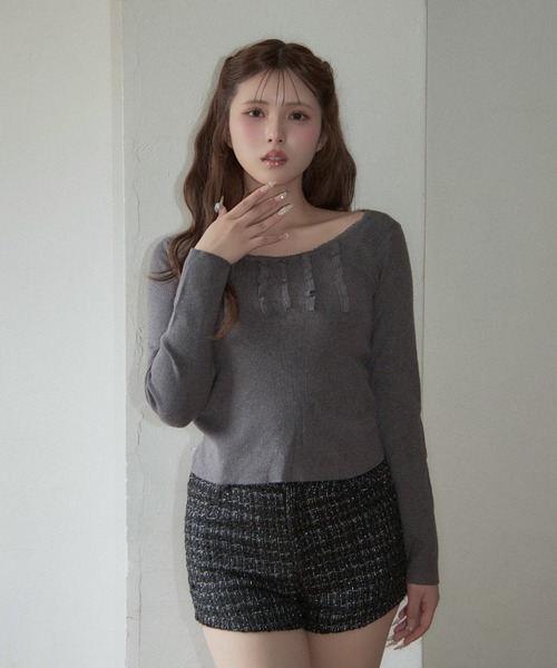 TITTY&CO.(ティティーアンドコー)の「フロントフリルリブニット(ニット/セーター・レディース・グレー/チャコールグレー・FREE)」の7枚目の写真