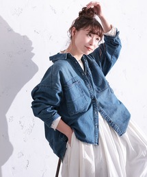 なにかと頼れるデニムのシャツ