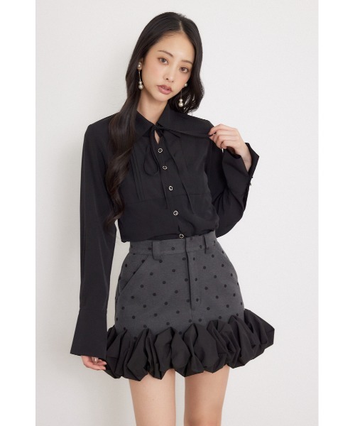 rienda(リエンダ)の「ベルトデザインブラウス 秋服 冬服(シャツ/ブラウス・レディース・ブラック/ホワイト/ライトピンク/マルチ・MEDIUM/SMALL)」の2枚目の写真
