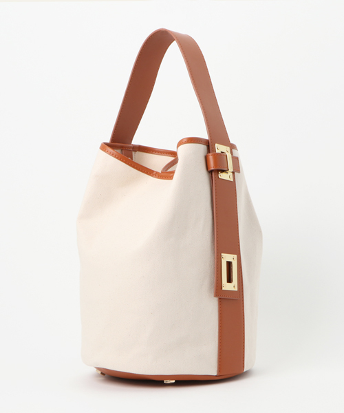 Banner Barrett(バナーバレット)の「WEB限定 【ME AND HER】3WAY帆布ランドリーBAG(ショルダーバッグ・レディース・キャメル/アイボリー/ブラック・FREE)」の13枚目の写真