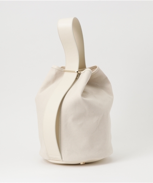 Banner Barrett(バナーバレット)の「WEB限定 【ME AND HER】3WAY帆布ランドリーBAG(ショルダーバッグ・レディース・キャメル/アイボリー/ブラック・FREE)」の4枚目の写真