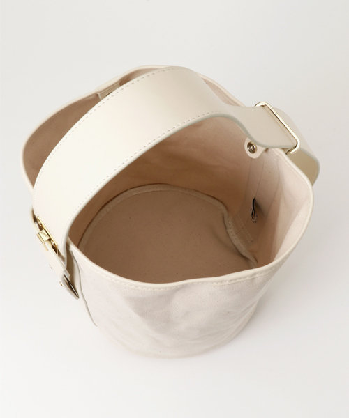 Banner Barrett(バナーバレット)の「WEB限定 【ME AND HER】3WAY帆布ランドリーBAG(ショルダーバッグ・レディース・キャメル/アイボリー/ブラック・FREE)」の8枚目の写真