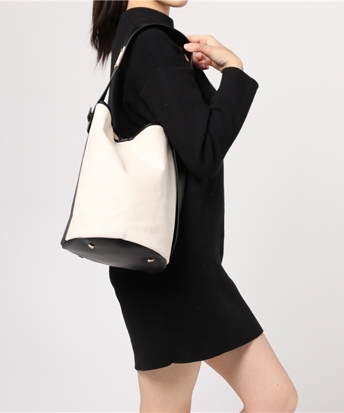 Banner Barrett(バナーバレット)の「WEB限定 【ME AND HER】3WAY帆布ランドリーBAG(ショルダーバッグ・レディース・キャメル/アイボリー/ブラック・FREE)」の9枚目の写真