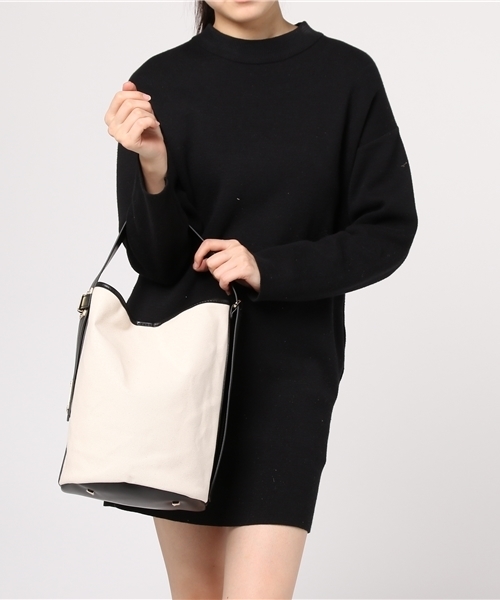 Banner Barrett(バナーバレット)の「WEB限定 【ME AND HER】3WAY帆布ランドリーBAG(ショルダーバッグ・レディース・キャメル/アイボリー/ブラック・FREE)」の10枚目の写真