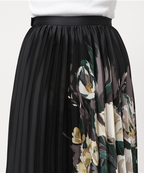 CLANE（クラネ）の「PAINTING FLOWER PLEATS SKIRT（スカート・レディース・アイボリー/ブラック・0/1/2）」の8枚目の写真