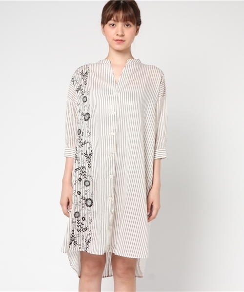 LBC(エルビーシー)の「刺繍ストライプワンピース (ワンピース・レディース・ブルー/ブラック/ホワイト・MEDIUM/LARGE)」の4枚目の写真