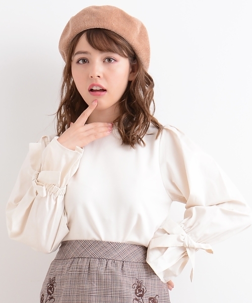 MAJESTIC LEGON（マジェスティックレゴン）の「【WEB限定価格】袖口リボン異素材プルオーバー（Tシャツ/カットソー・レディース・ダークグリーン/アイボリー/ボルドー/ブラック・MEDIUM）」の5枚目の写真