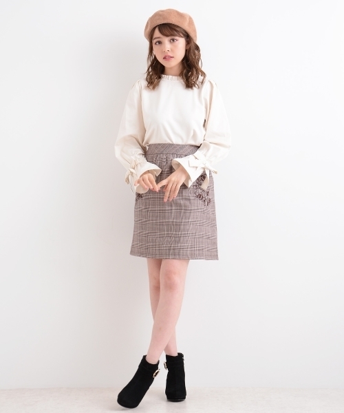 MAJESTIC LEGON（マジェスティックレゴン）の「【WEB限定価格】袖口リボン異素材プルオーバー（Tシャツ/カットソー・レディース・ダークグリーン/アイボリー/ボルドー/ブラック・MEDIUM）」の6枚目の写真