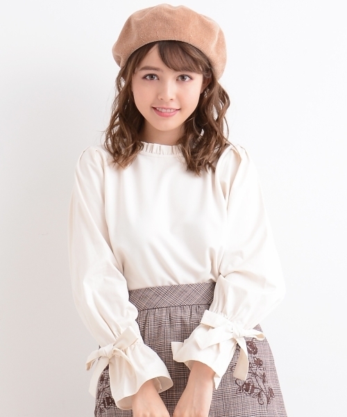 MAJESTIC LEGON（マジェスティックレゴン）の「【WEB限定価格】袖口リボン異素材プルオーバー（Tシャツ/カットソー・レディース・ダークグリーン/アイボリー/ボルドー/ブラック・MEDIUM）」の7枚目の写真