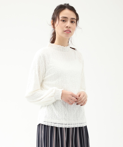 Honeys（ハニーズ）の「総レースハイネックプルオーバー（Tシャツ/カットソー・レディース・ブラック/サックスブルー/アイボリー/ラベンダー・L/M/S）」の2枚目の写真