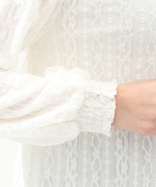 Honeys（ハニーズ）の「総レースハイネックプルオーバー（Tシャツ/カットソー・レディース・ブラック/サックスブルー/アイボリー/ラベンダー・L/M/S）」の15枚目の写真