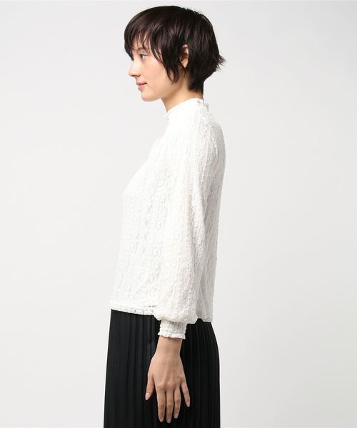 Honeys（ハニーズ）の「総レースハイネックプルオーバー（Tシャツ/カットソー・レディース・ブラック/サックスブルー/アイボリー/ラベンダー・L/M/S）」の6枚目の写真