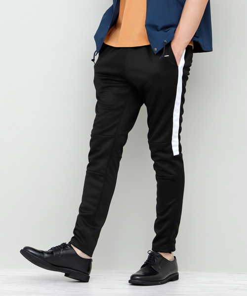 EMMA CLOTHES（エマクローズ）の「サイドライントラックパンツ (スキニー/テーパード/ワイド)（その他パンツ・メンズ・ブラック系その他/ブラック系その他2/ブラック系その他3・M/L）」の2枚目の写真