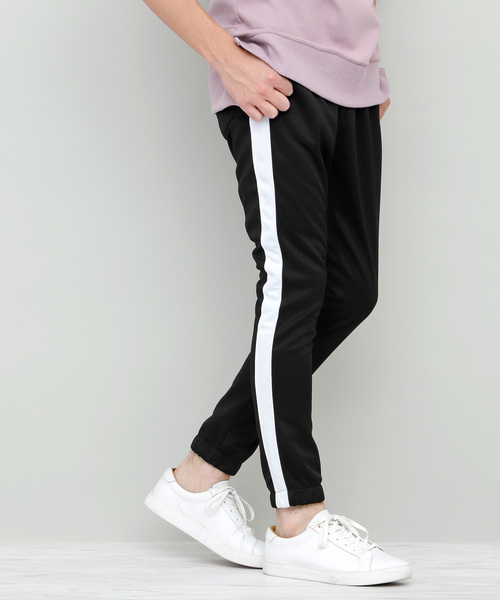 EMMA CLOTHES（エマクローズ）の「サイドライントラックパンツ (スキニー/テーパード/ワイド)（その他パンツ・メンズ・ブラック系その他/ブラック系その他2/ブラック系その他3・M/L）」の3枚目の写真