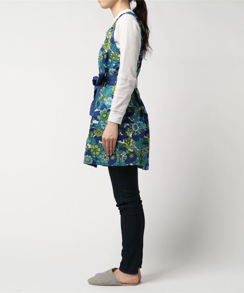 ANNA SUI（アナスイ）の「エプロン　トーナルデイジー２（エプロン・レディース・パープル/レッド/ブルー・FREE）」の4枚目の写真