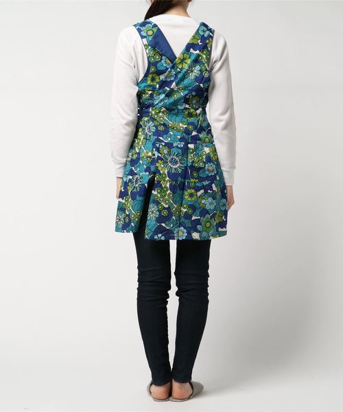 ANNA SUI（アナスイ）の「エプロン　トーナルデイジー２（エプロン・レディース・パープル/レッド/ブルー・FREE）」の5枚目の写真