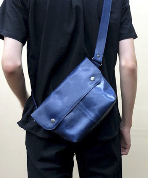 BICASH(ビカーシ)の「【BICASH/ビカーシ】レザーショルダーバッグ/#B836(ショルダーバッグ・メンズ・ブラック/ネイビー/ブラウン/レッド/グリーン/ダークブラウン・FREE)」の5枚目の写真