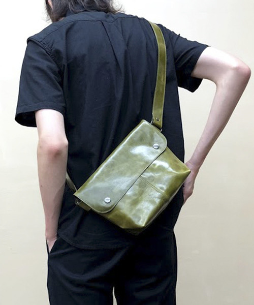 BICASH(ビカーシ)の「【BICASH/ビカーシ】レザーショルダーバッグ/#B836(ショルダーバッグ・メンズ・ブラック/ネイビー/ブラウン/レッド/グリーン/ダークブラウン・FREE)」の4枚目の写真