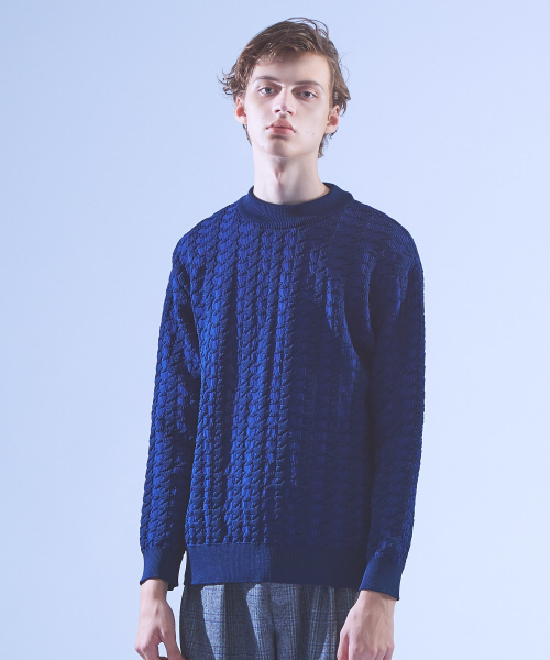 ABAHOUSE（アバハウス）の「ポリエステルジャガードモックネックニット（ニット/セーター・メンズ・ネイビー/ブラウン/オレンジ・44/46/48）」の3枚目の写真