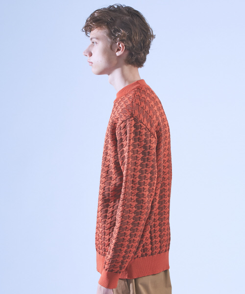 ABAHOUSE（アバハウス）の「ポリエステルジャガードモックネックニット（ニット/セーター・メンズ・ネイビー/ブラウン/オレンジ・44/46/48）」の5枚目の写真
