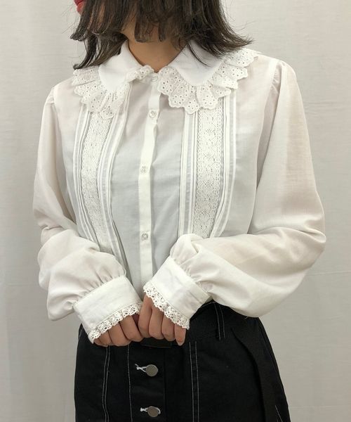 tiptop(ティップトップ)の「タック×レースBIG衿ブラウス(シャツ/ブラウス・レディース・ブラック/オフホワイト・FREE)」の2枚目の写真