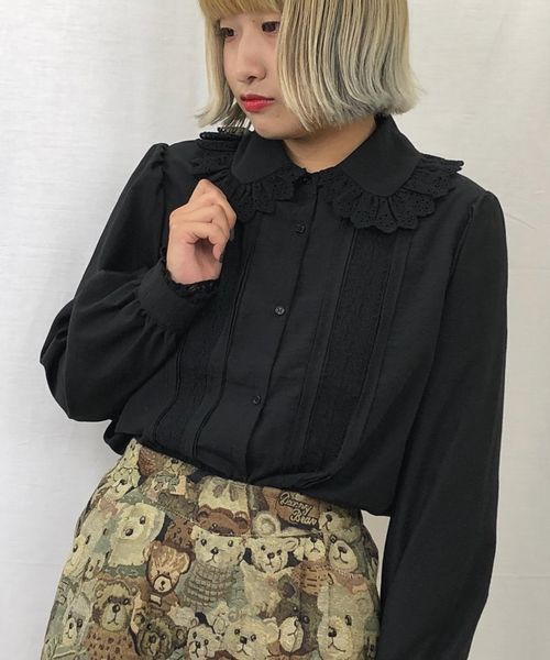 tiptop(ティップトップ)の「タック×レースBIG衿ブラウス(シャツ/ブラウス・レディース・ブラック/オフホワイト・FREE)」の1枚目の写真