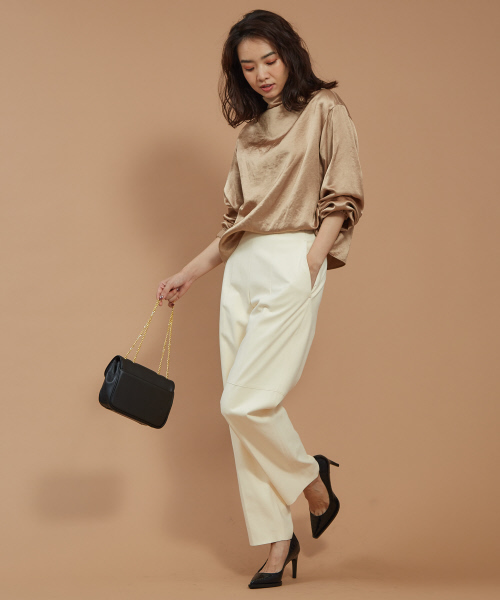 Abahouse Devinette（ドゥヴィネット）の「ドレープネックブラウス（シャツ/ブラウス・レディース・ベージュ/ネイビー・フリー）」の14枚目の写真