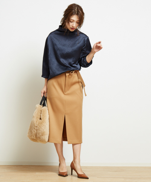 Abahouse Devinette（ドゥヴィネット）の「ドレープネックブラウス（シャツ/ブラウス・レディース・ベージュ/ネイビー・フリー）」の12枚目の写真