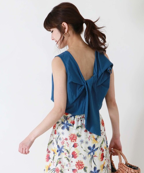 HER CLOSET(ハークローゼット)の「【HERCLOSET】前後2WAYツイストリボンノースリトップス(シャツ/ブラウス・レディース・アイボリー/ベージュ/ブラック/マスタード/カーキ/ブルー系その他・M)」の13枚目の写真