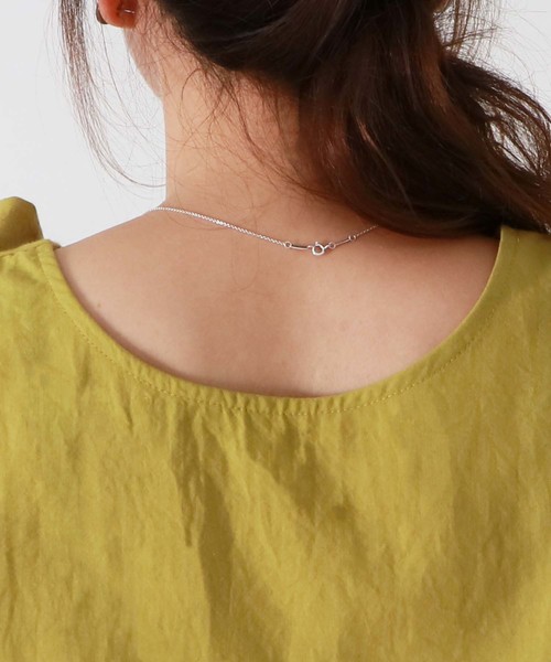 HER CLOSET(ハークローゼット)の「【HERCLOSET】前後2WAYツイストリボンノースリトップス(シャツ/ブラウス・レディース・アイボリー/ベージュ/ブラック/マスタード/カーキ/ブルー系その他・M)」の10枚目の写真