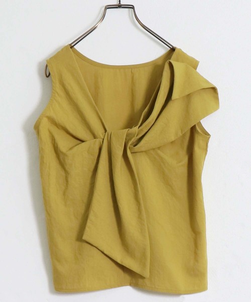 HER CLOSET(ハークローゼット)の「【HERCLOSET】前後2WAYツイストリボンノースリトップス(シャツ/ブラウス・レディース・アイボリー/ベージュ/ブラック/マスタード/カーキ/ブルー系その他・M)」の11枚目の写真