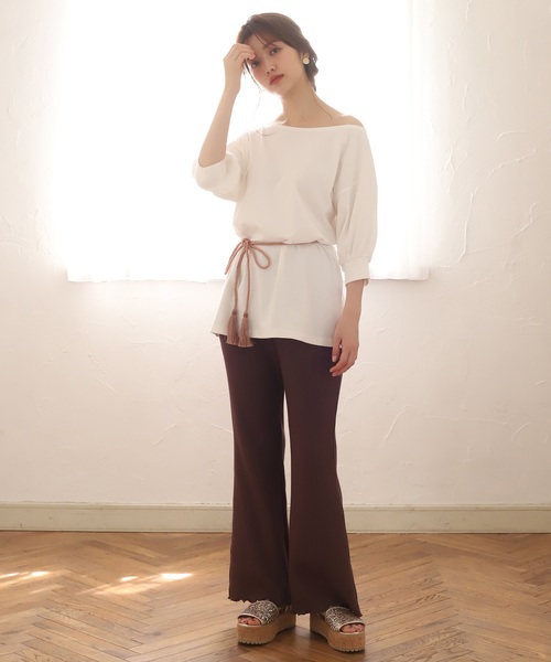 one after another NICE CLAUP(ワンアフターアナザーナイスクラップ)の「ワンショルダー2wayトップス(Tシャツ/カットソー・レディース・オフホワイト/ブラウン/テラコッタ/ベージュ/グリーン・FREE)」の12枚目の写真