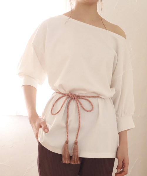 one after another NICE CLAUP(ワンアフターアナザーナイスクラップ)の「ワンショルダー2wayトップス(Tシャツ/カットソー・レディース・オフホワイト/ブラウン/テラコッタ/ベージュ/グリーン・FREE)」の17枚目の写真